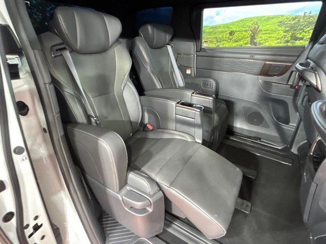 TOYOTA ALPHARD 2024