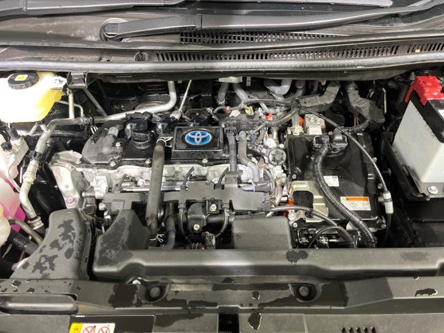 TOYOTA NOAH HYBRID 2024