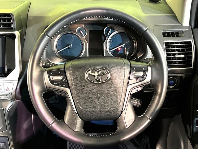 TOYOTA LANDCRUISER PRADO 2022