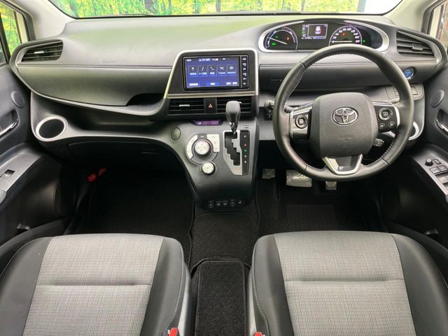 TOYOTA SIENTA HYBRID 2022