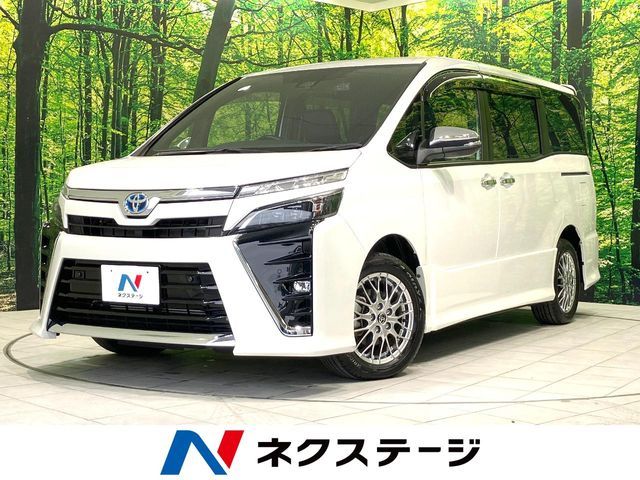 TOYOTA VOXY HYBRID 2021