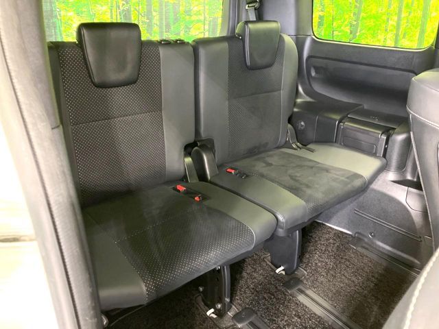 TOYOTA VOXY HYBRID 2021