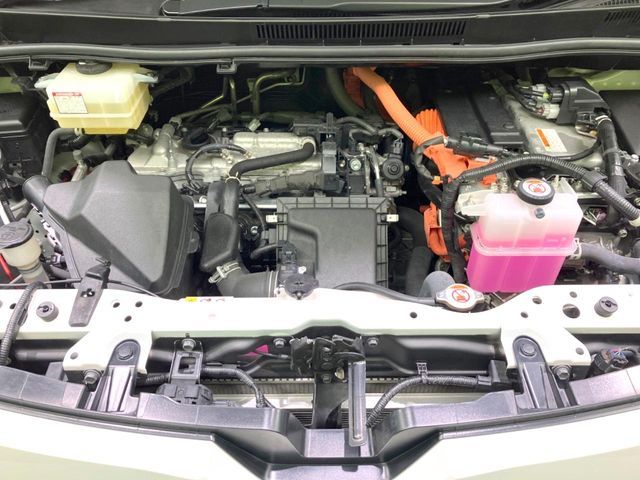 TOYOTA VOXY HYBRID 2021