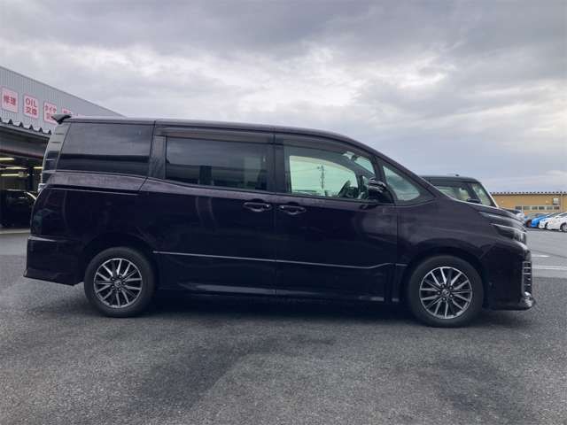 TOYOTA VOXY 4WD 2014