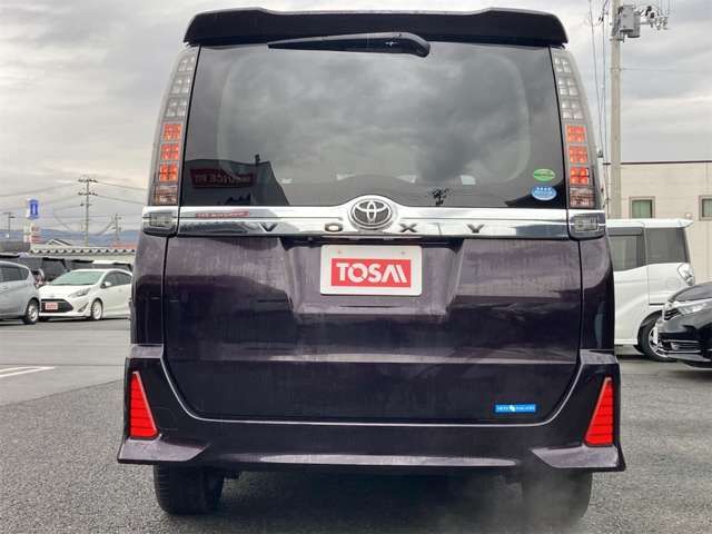 TOYOTA VOXY 4WD 2014