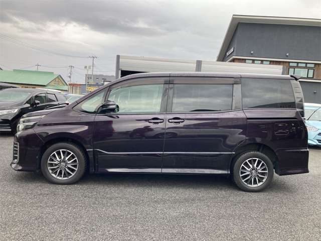 TOYOTA VOXY 4WD 2014