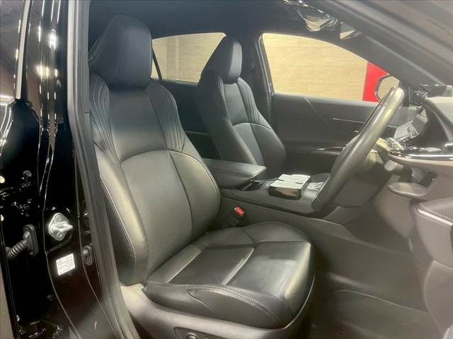 TOYOTA HARRIER HYBRID 2023