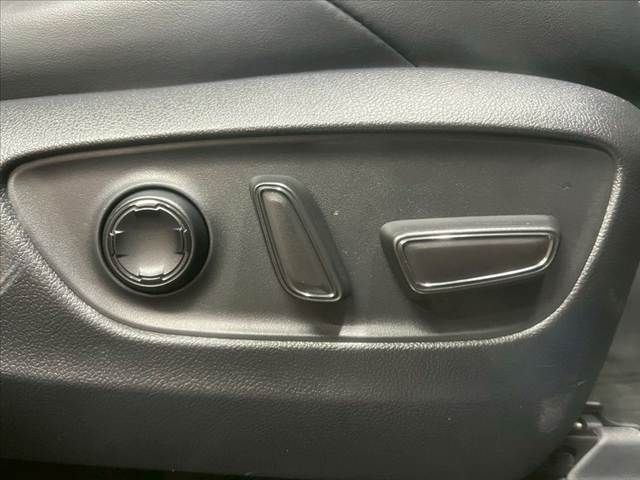 TOYOTA HARRIER HYBRID 2023