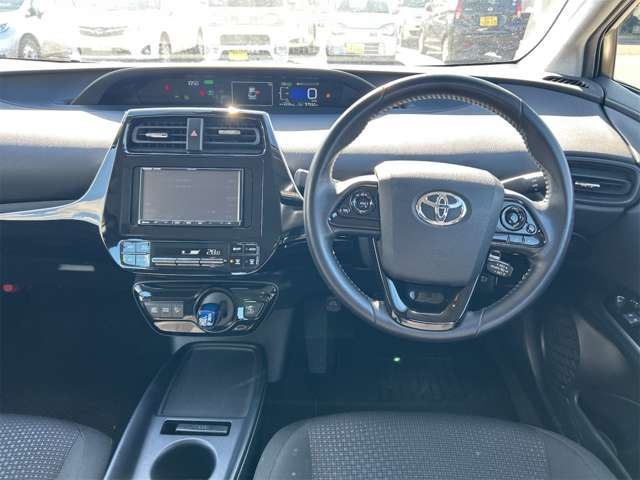 TOYOTA PRIUS 4WD 2019