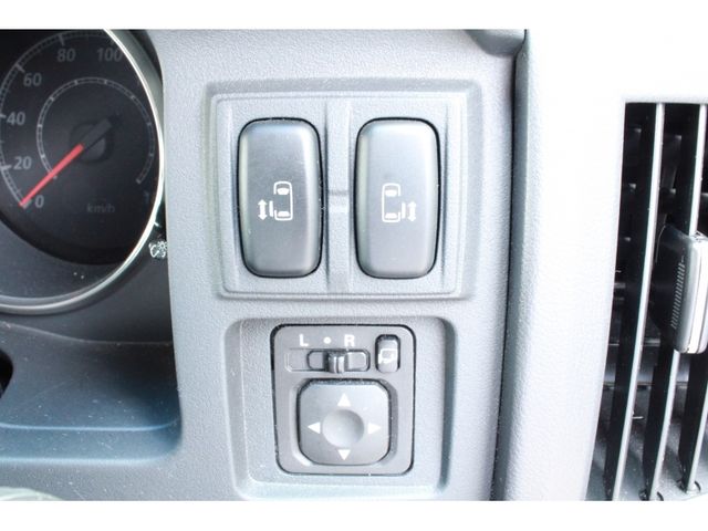 MITSUBISHI DELICA D:5 4WD 2013