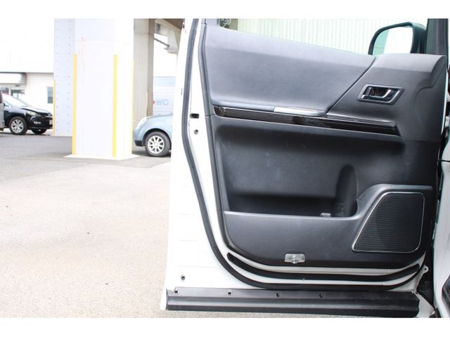 TOYOTA VELLFIRE 2014