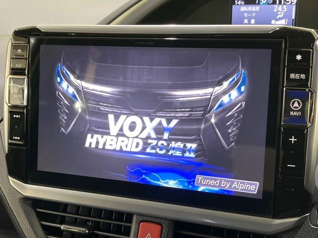 TOYOTA VOXY HYBRID 2020