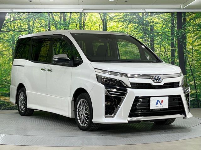 TOYOTA VOXY HYBRID 2020