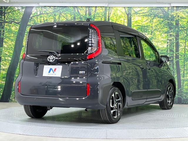 TOYOTA SIENTA HYBRID 2023