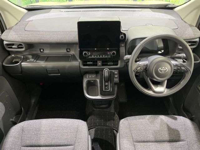 TOYOTA SIENTA HYBRID 2025