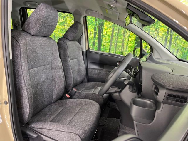 TOYOTA SIENTA HYBRID 2025