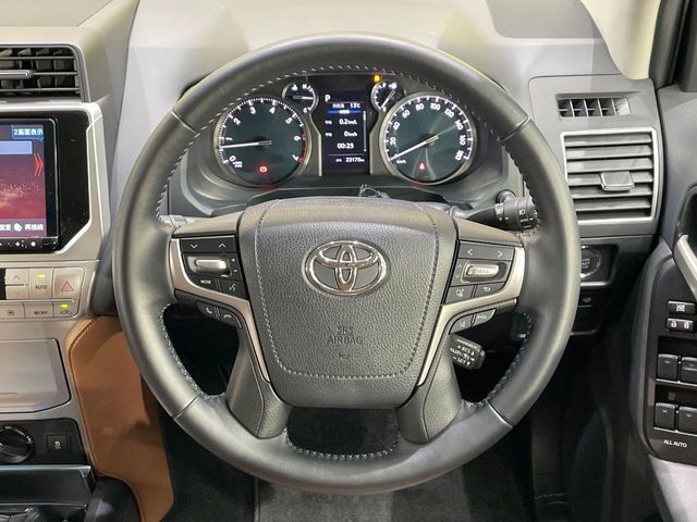 TOYOTA LANDCRUISER PRADO 2022