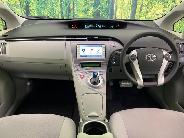 TOYOTA PRIUS 2012