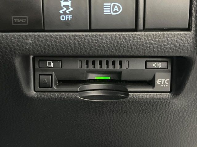 TOYOTA HARRIER 2WD 2022