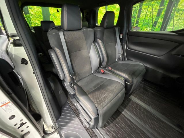 TOYOTA ALPHARD 4WD 2021