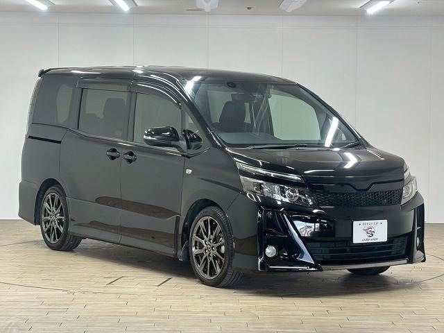 TOYOTA VOXY 2016