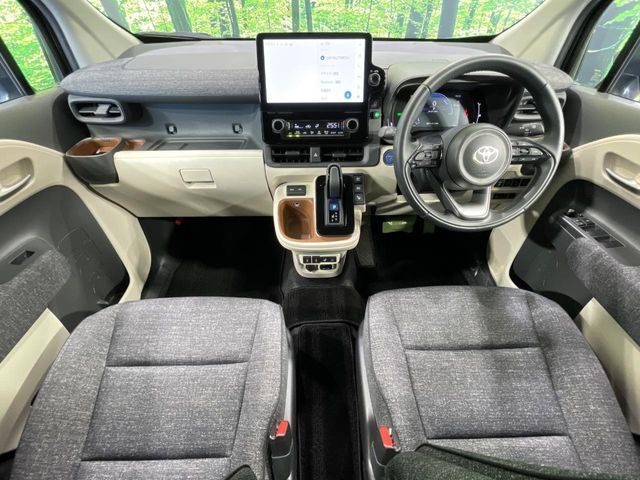 TOYOTA SIENTA HYBRID 2024