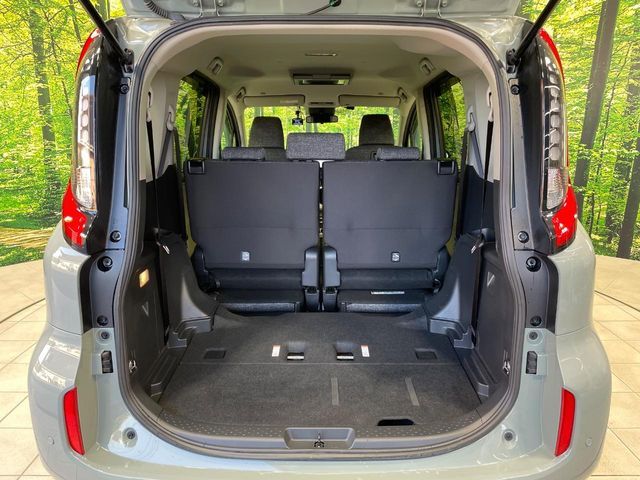 TOYOTA SIENTA HYBRID 2024