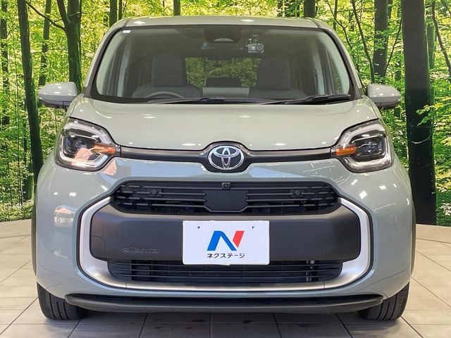 TOYOTA SIENTA HYBRID 2024