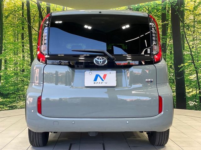 TOYOTA SIENTA HYBRID 2024