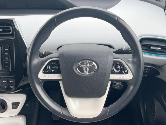 TOYOTA PRIUS 2016