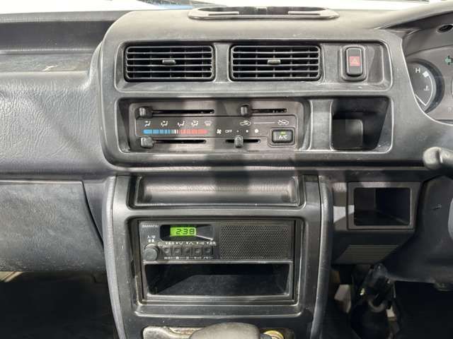 DAIHATSU HIJET truck 4WD 2003