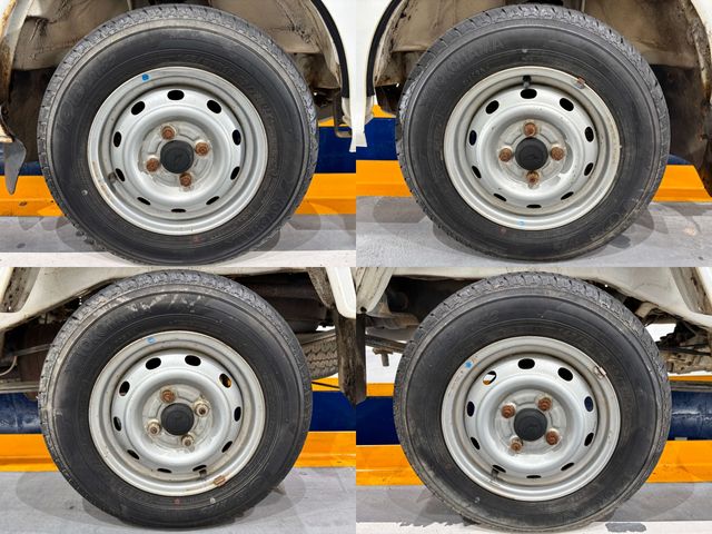 DAIHATSU HIJET truck 4WD 2003