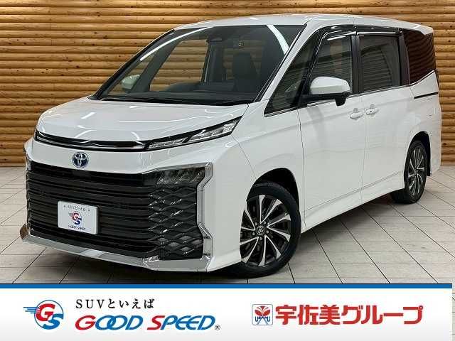 TOYOTA VOXY HYBRID 2023