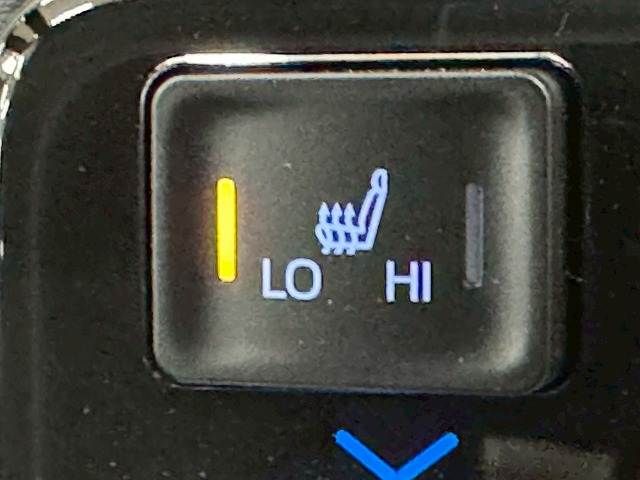 TOYOTA VOXY HYBRID 2023