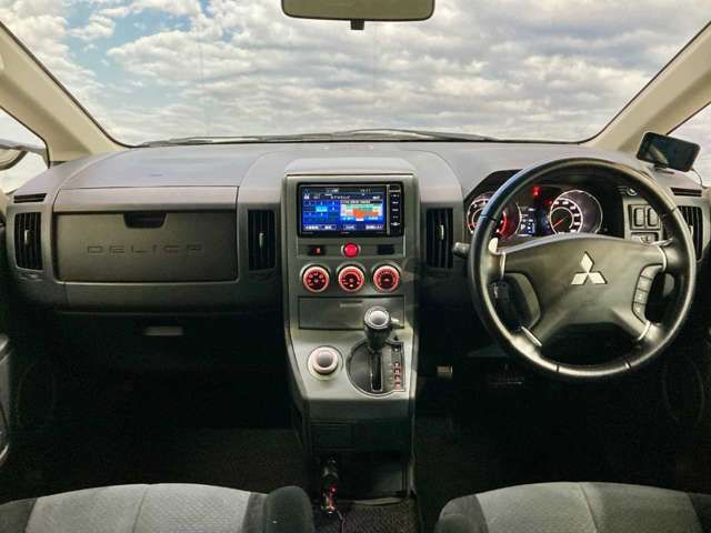 MITSUBISHI DELICA D:5 4WD 2010