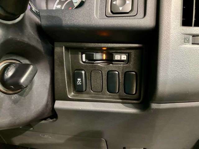 MITSUBISHI DELICA D:5 4WD 2010