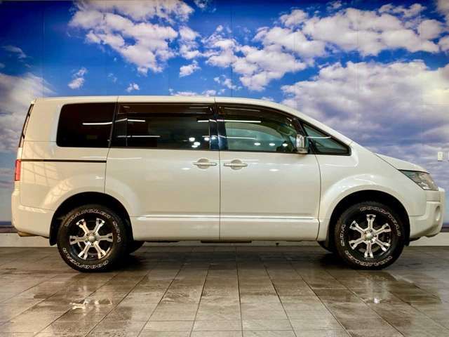 MITSUBISHI DELICA D:5 4WD 2010