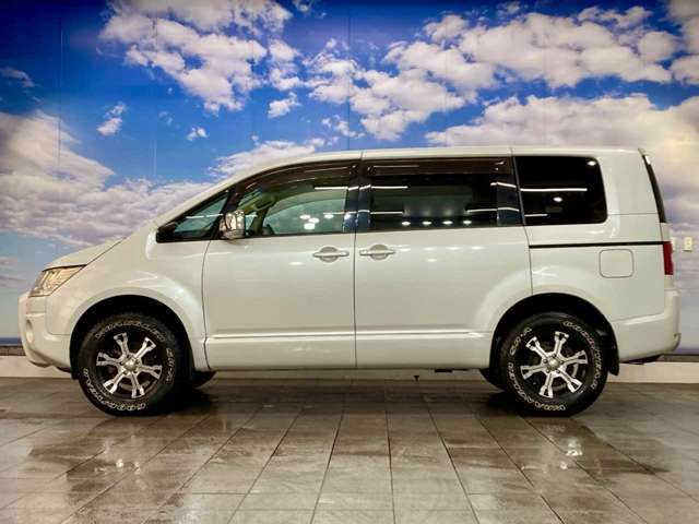 MITSUBISHI DELICA D:5 4WD 2010