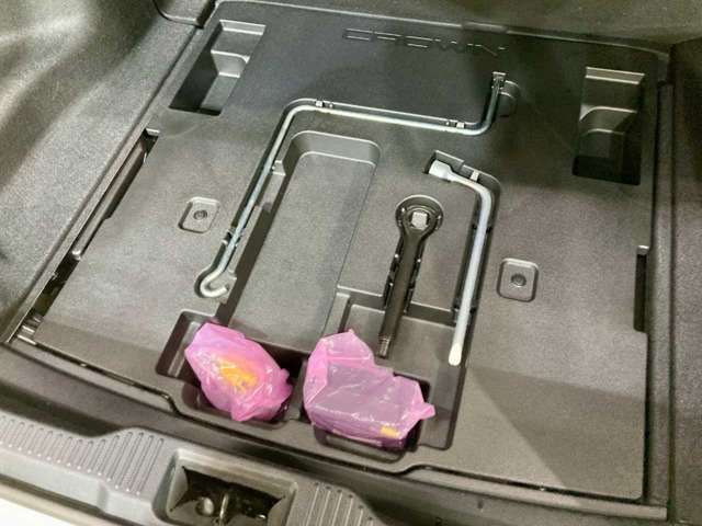 TOYOTA CROWN sedan hybrid 4WD 2018