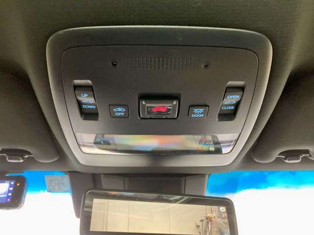 TOYOTA CROWN sedan hybrid 4WD 2018