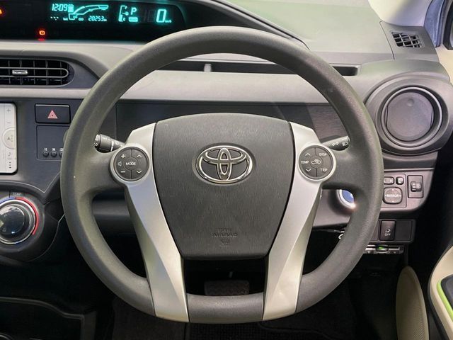 TOYOTA AQUA 2012