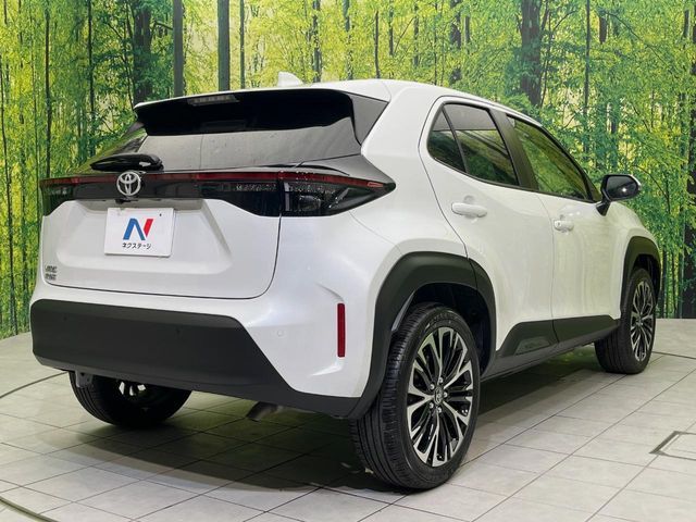 TOYOTA YARIS CROSS 2025