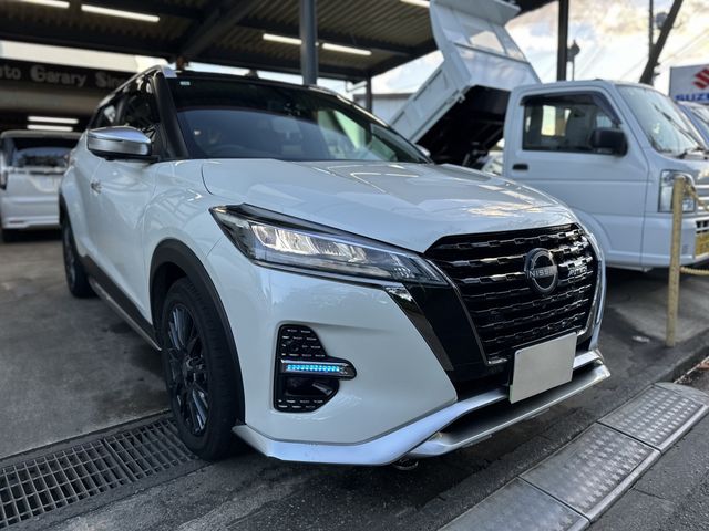 NISSAN KICKS 2025