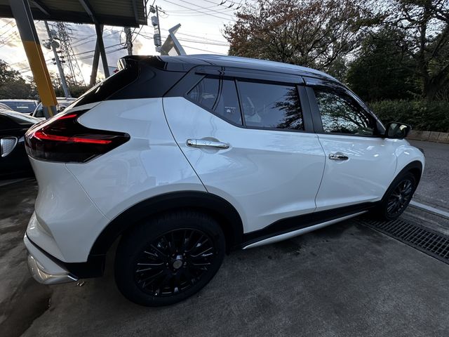 NISSAN KICKS 2025