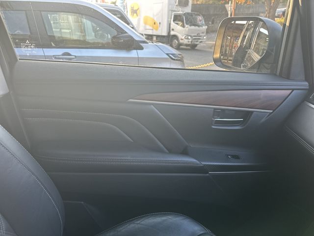 MITSUBISHI DELICA D:5 4WD 2019