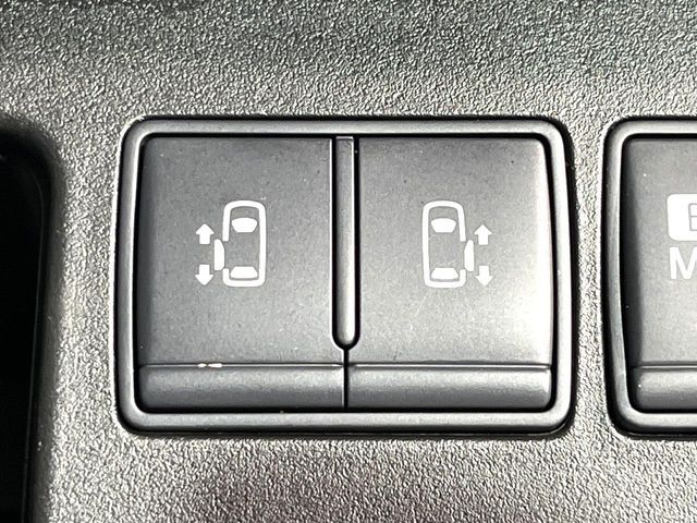 NISSAN SERENA  S-HYBRID 2013