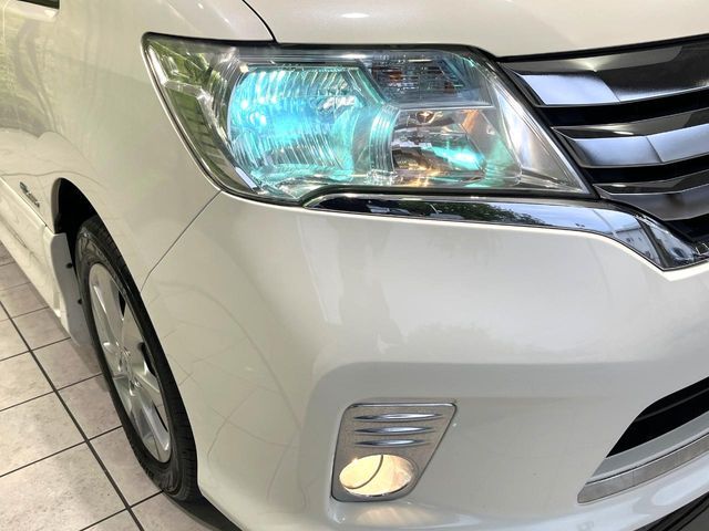 NISSAN SERENA  S-HYBRID 2013