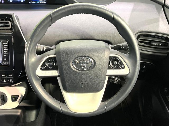 TOYOTA PRIUS 2016