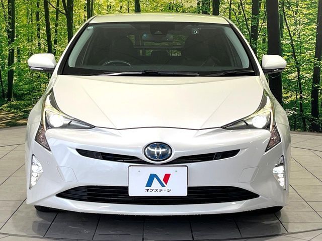 TOYOTA PRIUS 2016