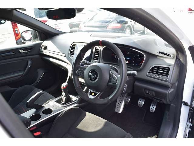 RENAULT RENAULT MEGANE hatchback 2024